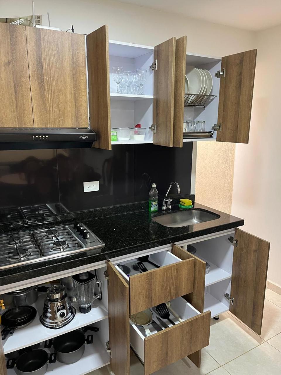 Apto-parking Cerca Cc Gran Plaza Apartment